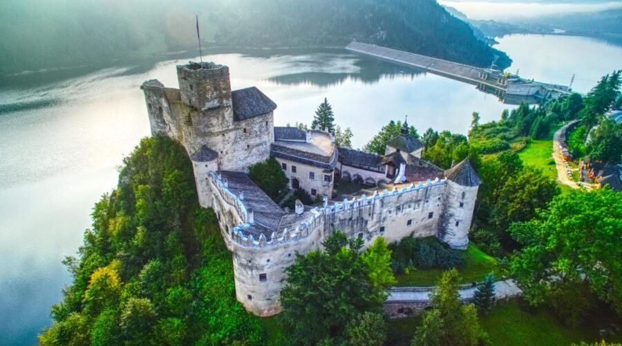 Zamek Niedzica – Sekrety Inkaskiego Skarbu i Najlepsze Atrakcje